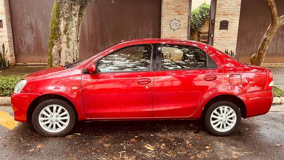 TOYOTA ETIOS 1.5 XLS SEDAN 16V FLEX 4P MANUAL